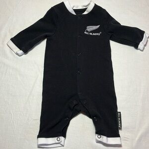 0-3M New Zealand All Blacks rugby romper